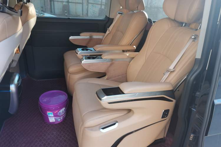 Used Volkswagen Caravelle 2019 2.0 TSI 4x4 Comfort Edition 7-Seater Left Rear Seat