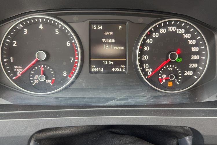 Used Volkswagen Caravelle 2019 2.0 TSI 4x4 Comfort Edition 7-Seater Odometer Close Up