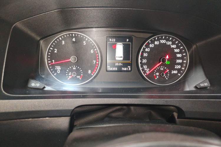 Used Volkswagen Caravelle 2019 2.0 TSI Four-Wheel Drive Luxury Edition 7 Seats Odometer Close Up