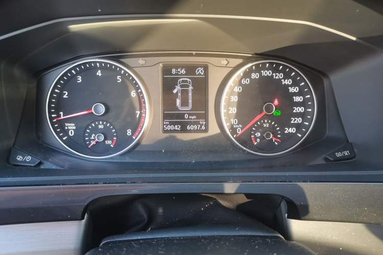 Used Volkswagen Caravelle 2019 2.0 TSI 4x4 Comfort Edition 7-Seater Odometer Close Up