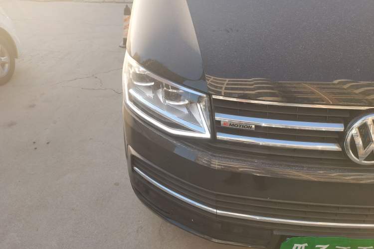 Used Volkswagen Caravelle 2019 2.0 TSI 4x4 Comfort Edition 7-Seater Right Front Headlight