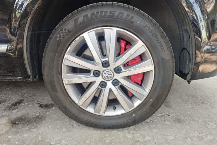 Used Volkswagen Caravelle 2019 2.0 TSI Four-Wheel Drive Luxury Edition 7 Seats Right Front Wheel Hub