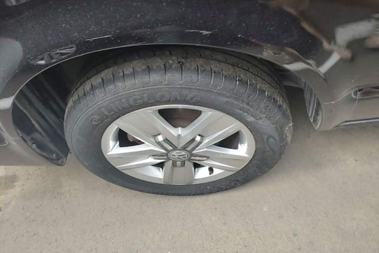 Used Volkswagen Caravelle 2019 2.0 TSI 4x4 Comfort Edition 7-Seater Right Rear Wheel Hub