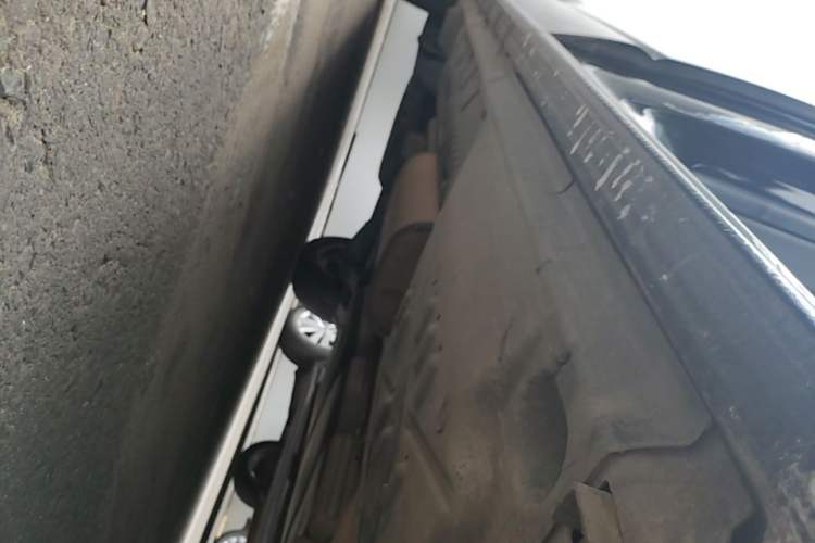 Used Volkswagen Caravelle 2019 2.0 TSI 4x4 Comfort Edition 7-Seater Right Side Sill