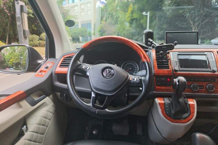 Used Volkswagen Caravelle 2019 2.0 TSI Four-Wheel Drive Luxury Edition 7 Seats Steering Wheel