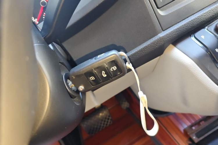 Used Volkswagen Caravelle 2019 2.0 TSI 4x4 Comfort Edition 7-Seater Vehicle Key