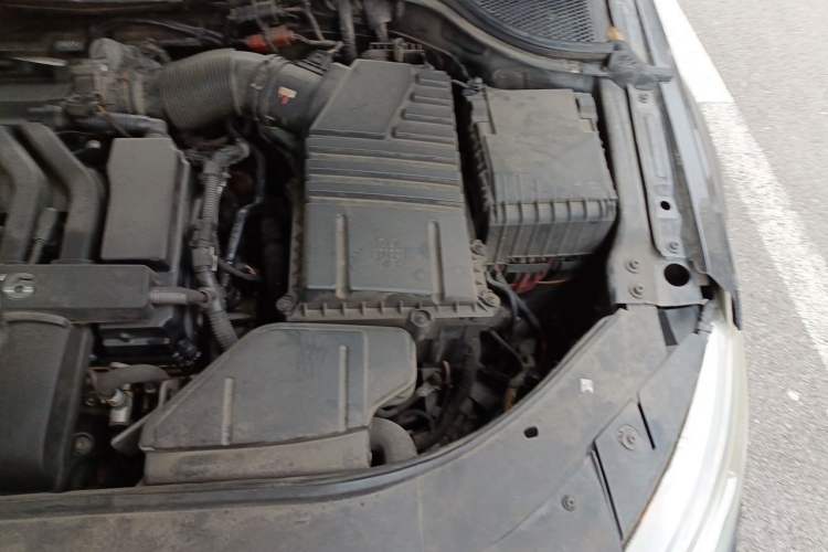 Used Volkswagen CC 2009 3.6FSI Comfort Edition Engine Bay Left