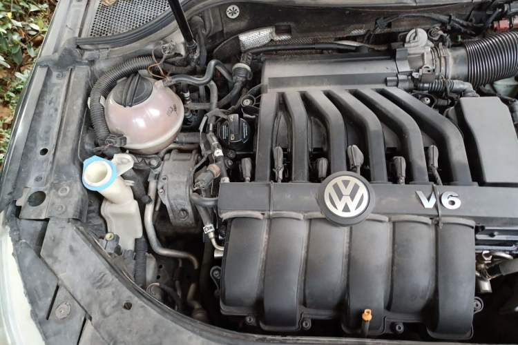 Used Volkswagen CC 2009 3.6FSI Comfort Edition Engine Bay Right