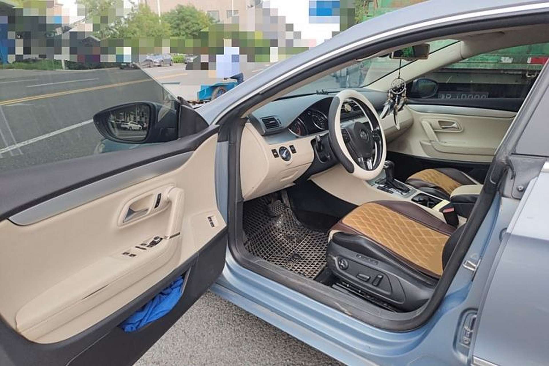 Used Volkswagen CC 2009 3.6 FSI Top-Trim Version Interior 3