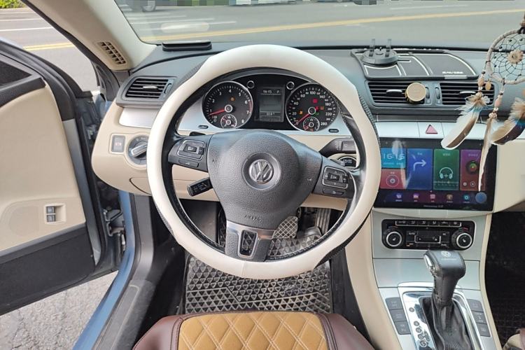 Used Volkswagen CC 2009 3.6 FSI Top-Trim Version Steering Wheel