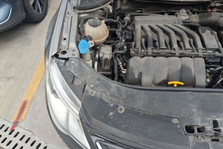Used Volkswagen CC 2009 3.6 FSI Top-Trim Version Engine Bay Right