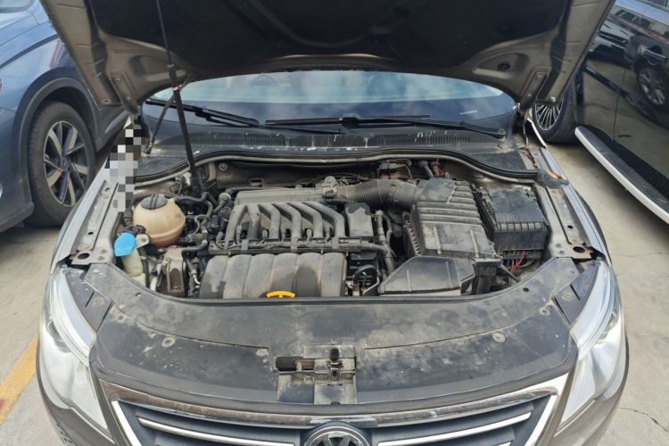 Used Volkswagen CC 2009 3.6 FSI Top-Trim Version Engine Bay