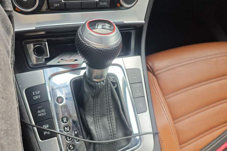 Used Volkswagen CC 2009 3.6 FSI Top-Trim Version Gear Lever