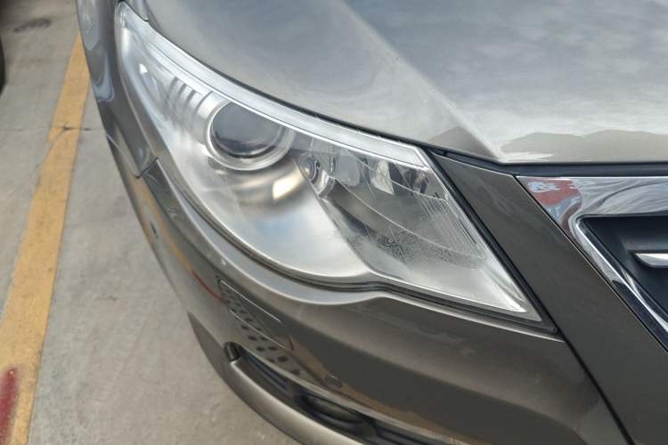 Used Volkswagen CC 2009 3.6 FSI Top-Trim Version Right Front Headlight