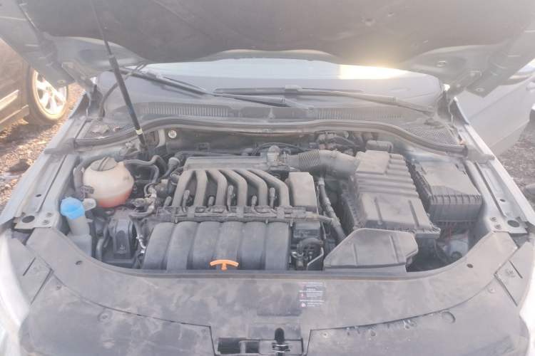 Used Volkswagen CC 2009 3.6 FSI Top-Trim Version Engine Bay