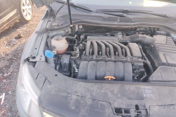Used Volkswagen CC 2009 3.6 FSI Top-Trim Version Engine Bay Right