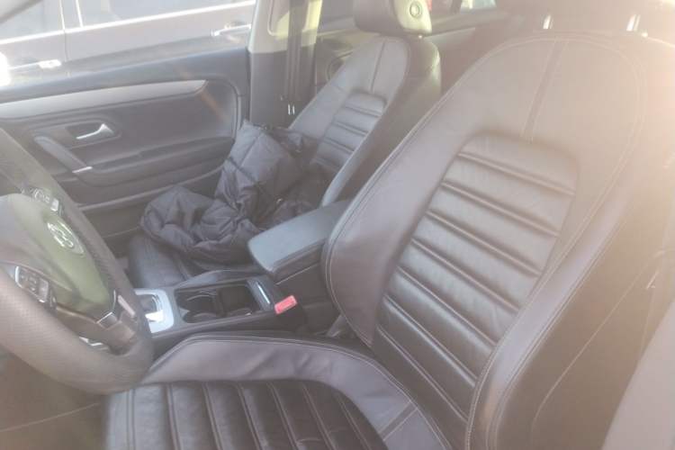 Used Volkswagen CC 2009 3.6 FSI Top-Trim Version Left Front Seat