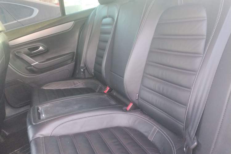 Used Volkswagen CC 2009 3.6 FSI Top-Trim Version Left Rear Seat