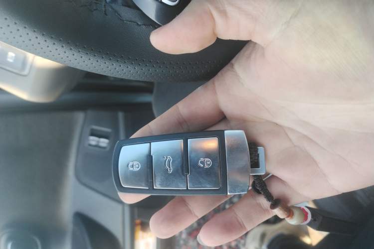 Used Volkswagen CC 2009 3.6 FSI Top-Trim Version Vehicle Key