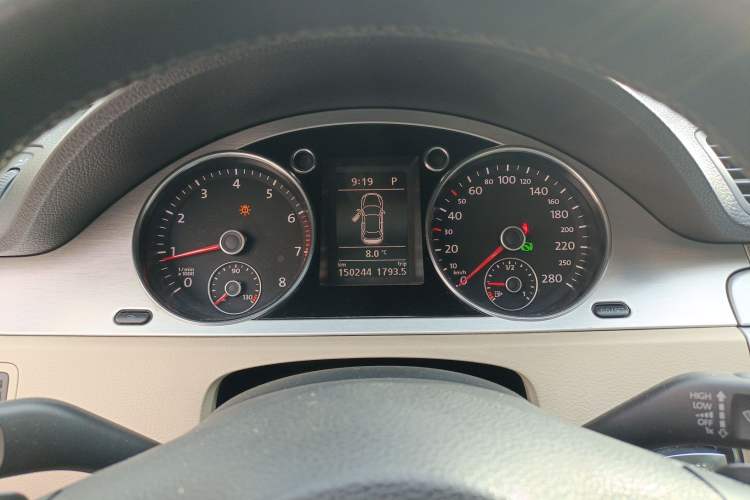 Used Volkswagen CC 2009 3.6 FSI Top-Trim Version Instrument Cluster