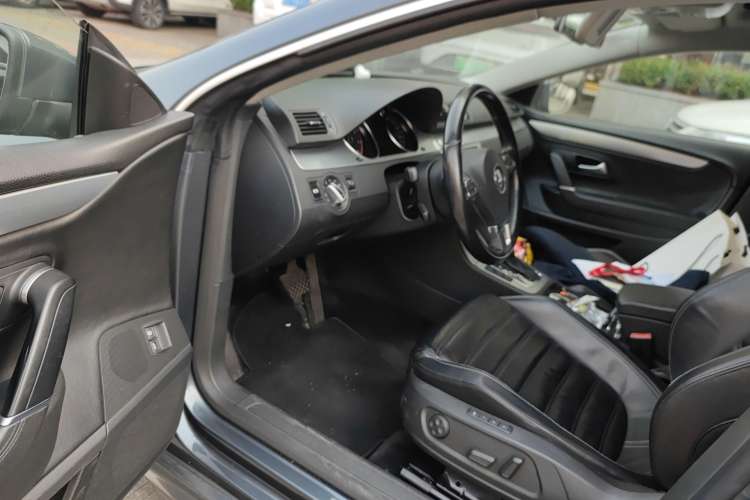 Used Volkswagen CC 2009 3.6 FSI Top-Trim Version Driver Seat