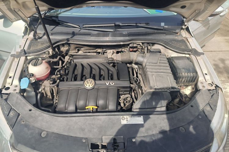 Used Volkswagen CC 2009 3.6FSI Comfort Edition Engine Bay