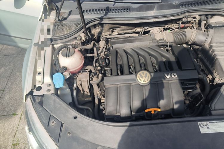 Used Volkswagen CC 2009 3.6FSI Comfort Edition Engine Bay Right