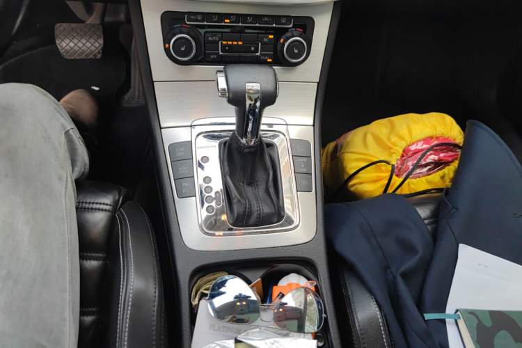 Used Volkswagen CC 2009 3.6 FSI Top-Trim Version Gear Lever