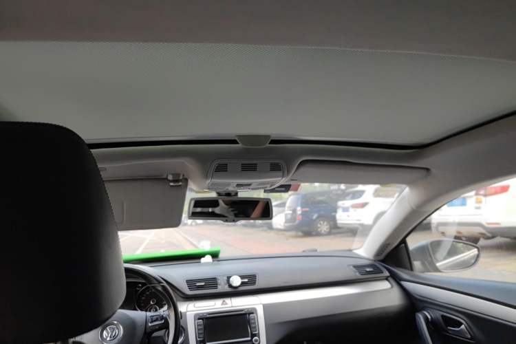 Used Volkswagen CC 2009 3.6 FSI Top-Trim Version Headliner