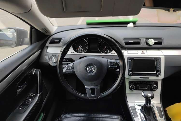 Used Volkswagen CC 2009 3.6 FSI Top-Trim Version Steering Wheel