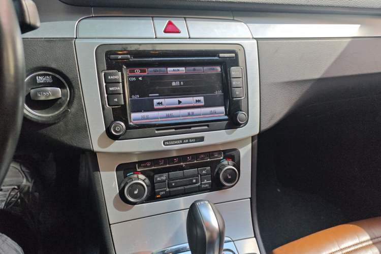 Used Volkswagen CC 2009 3.6 FSI Top-Trim Version Audio And AC Panel