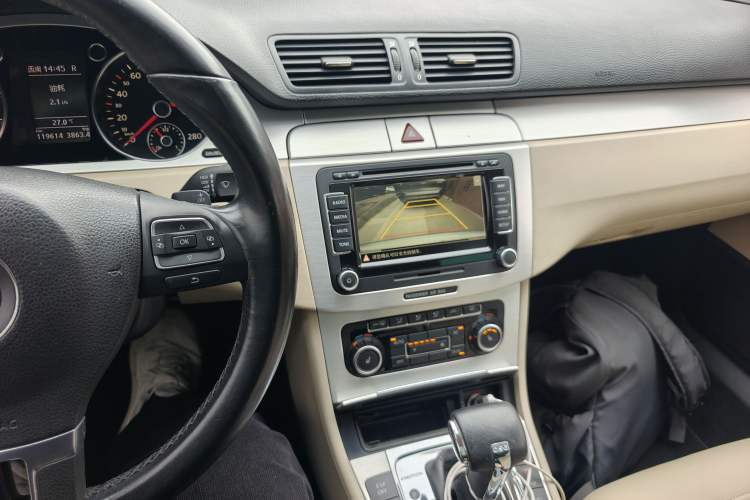 Used Volkswagen CC 2009 3.6 FSI Top-Trim Version Audio And AC Panel