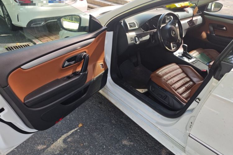 Used Volkswagen CC 2009 3.6 FSI Top-Trim Version Driver Seat
