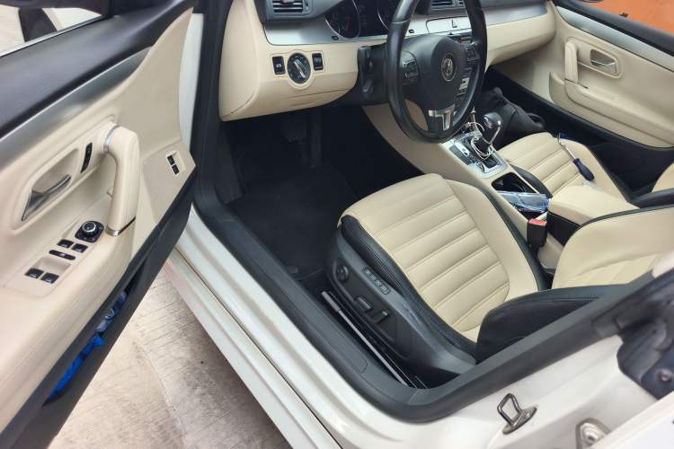 Used Volkswagen CC 2009 3.6 FSI Top-Trim Version Driver Seat