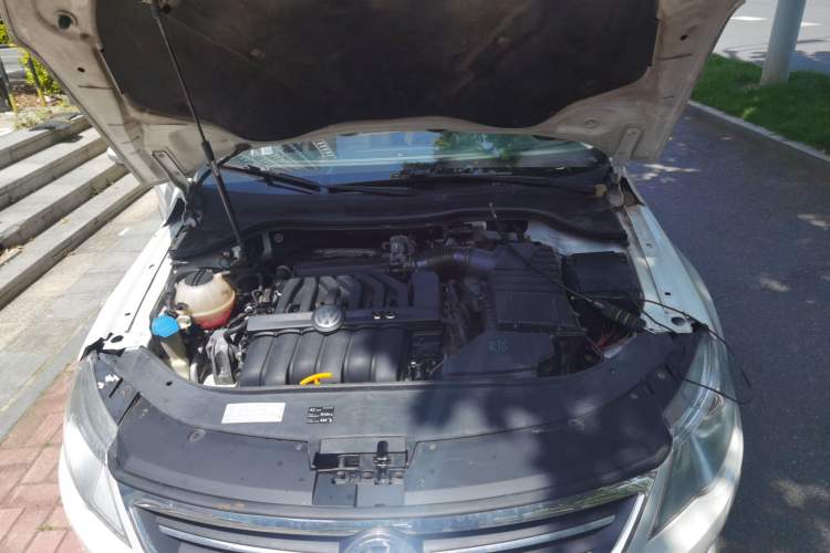 Used Volkswagen CC 2009 3.6 FSI Top-Trim Version Engine Bay