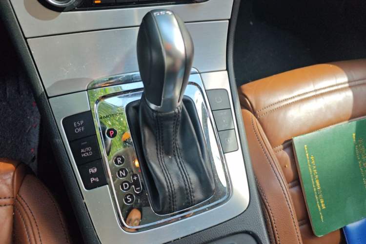 Used Volkswagen CC 2009 3.6 FSI Top-Trim Version Gear Lever