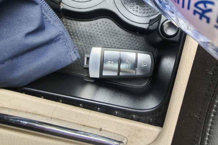Used Volkswagen CC 2009 3.6 FSI Top-Trim Version Vehicle Key