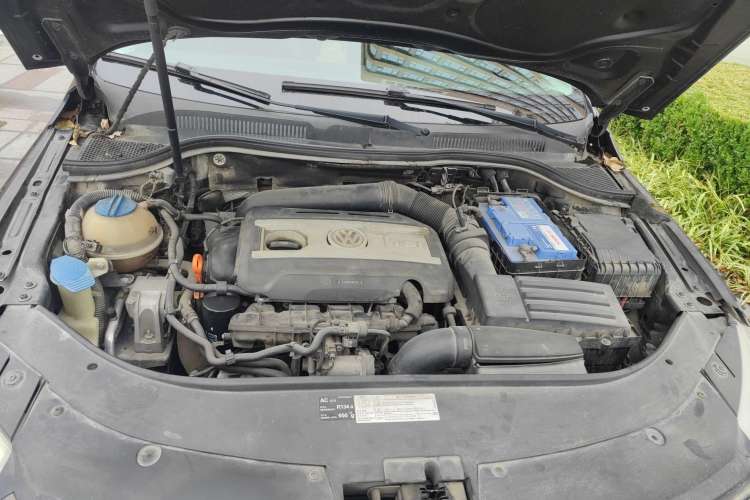 Used Volkswagen CC 2010 2.0 TSI Luxury Model Engine Bay