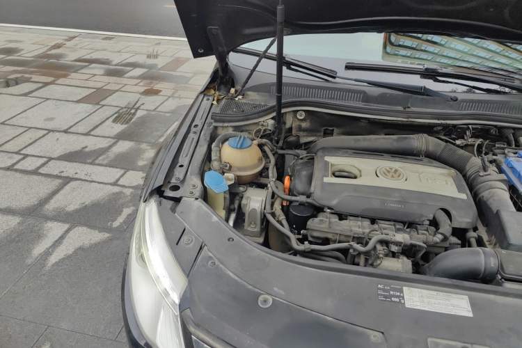 Used Volkswagen CC 2010 2.0 TSI Luxury Model Engine Bay Right