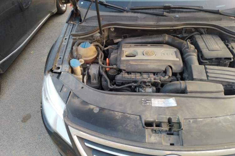 Used Volkswagen CC 2010 2.0 TSI Premium Edition Engine Bay Right