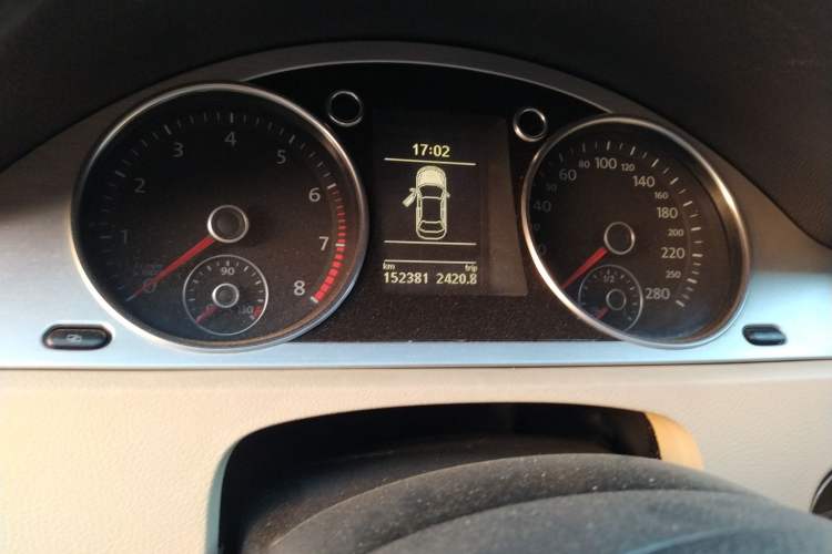 Used Volkswagen CC 2010 2.0 TSI Premium Edition Odometer Close Up
