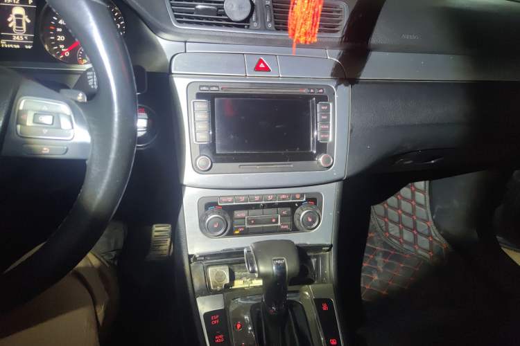 Used Volkswagen CC 2010 2.0 TSI Luxury Model Audio And AC Panel