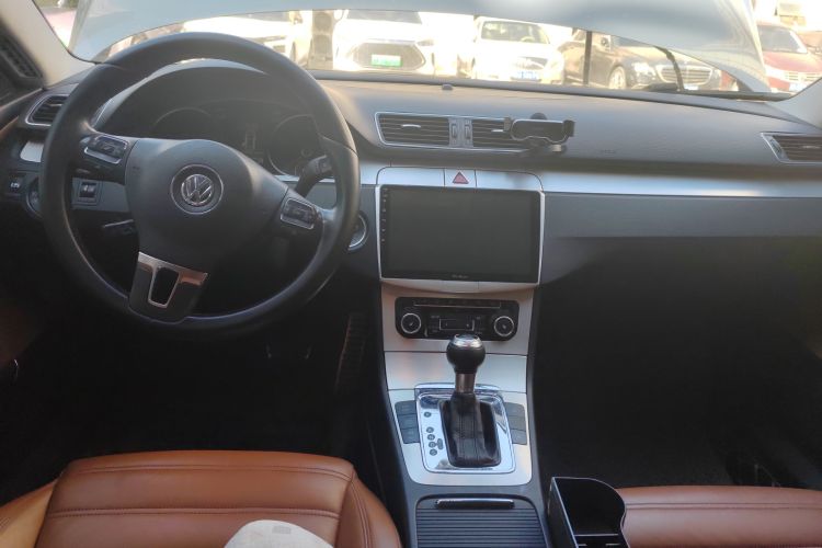 Used Volkswagen CC 2010 2.0 TSI Ultimate Edition Center Console