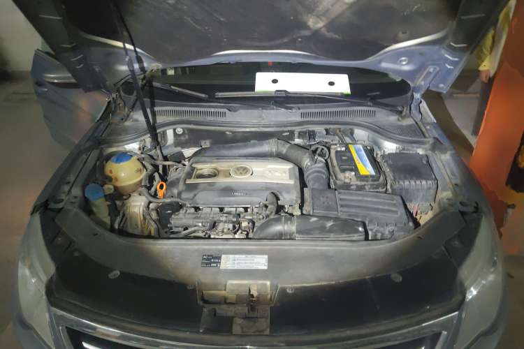 Used Volkswagen CC 2010 2.0 TSI Luxury Model Engine Bay