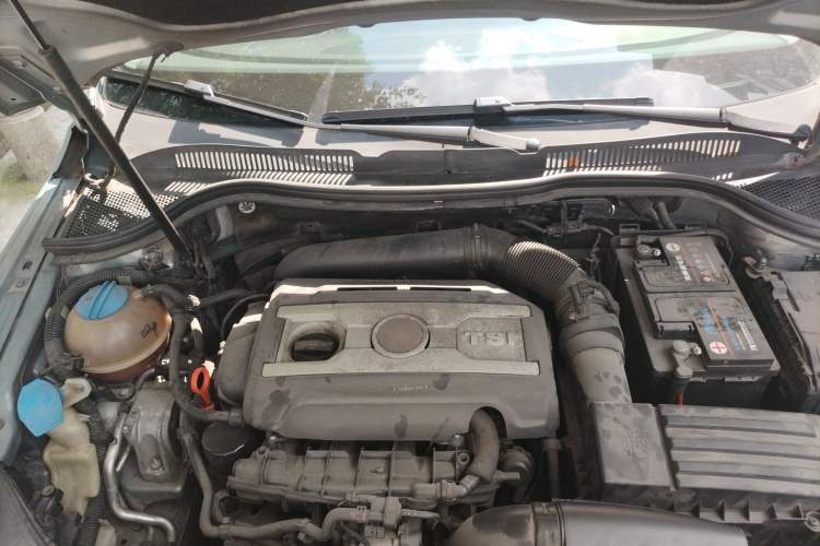 Used Volkswagen CC 2010 2.0 TSI Luxury Model Engine Bay