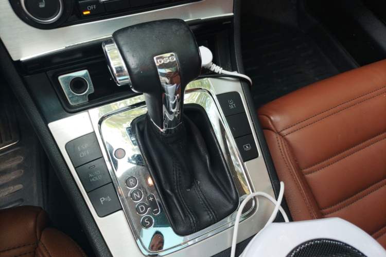 Used Volkswagen CC 2010 2.0 TSI Luxury Model Gear Lever