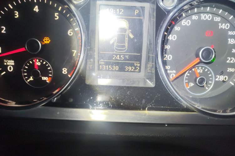 Used Volkswagen CC 2010 2.0 TSI Luxury Model Odometer Close Up