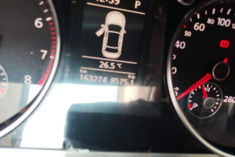 Used Volkswagen CC 2010 2.0 TSI Luxury Model Odometer Close Up