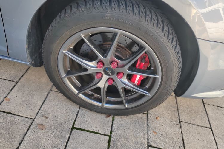 Used Volkswagen CC 2010 2.0 TSI Ultimate Edition Right Front Wheel Hub