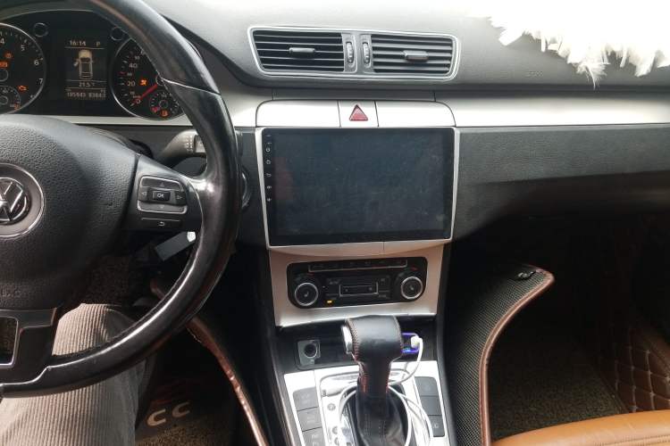 Used Volkswagen CC 2010 2.0 TSI Ultimate Edition Audio And AC Panel